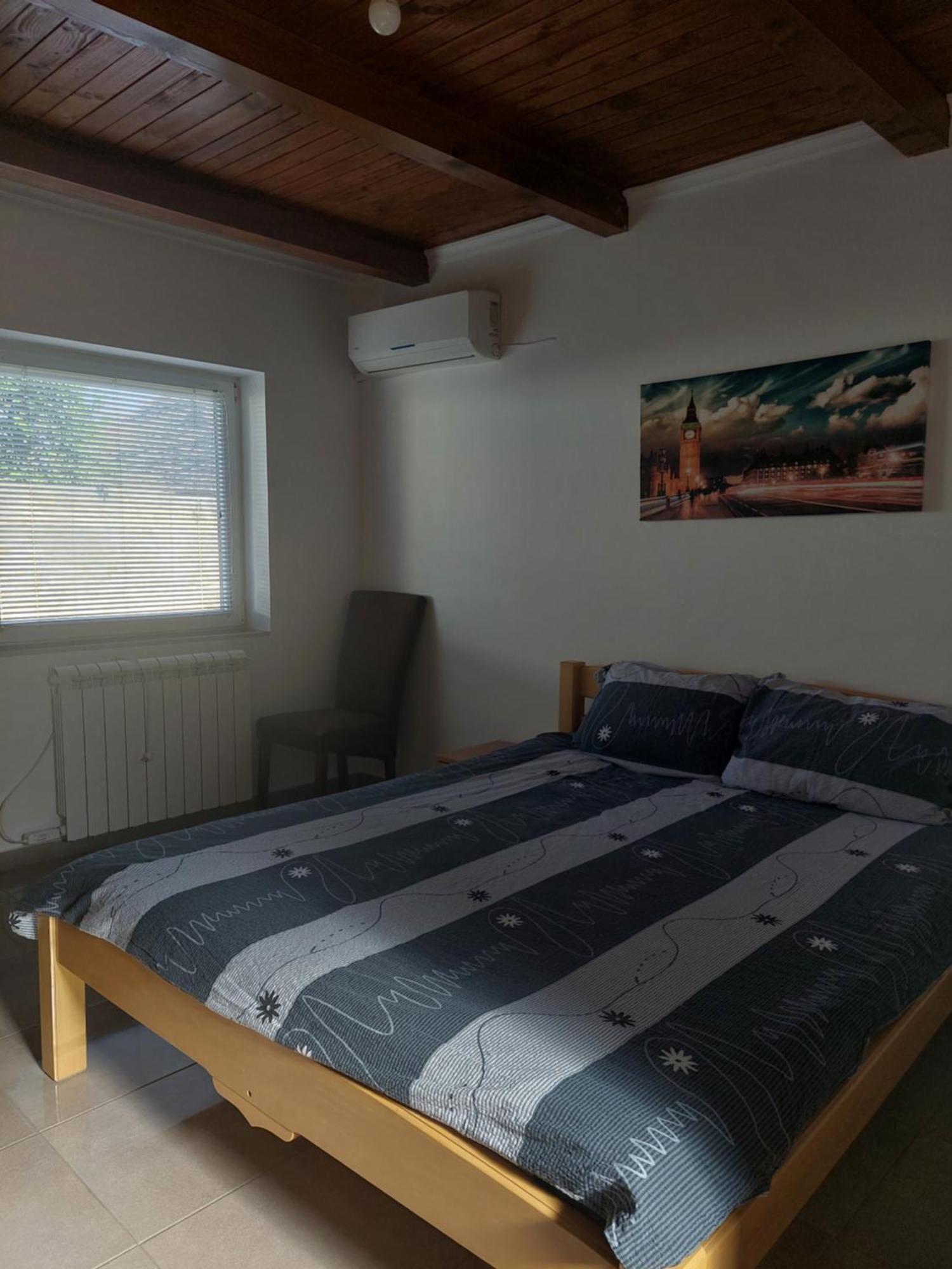 M&m Apartment Pacir